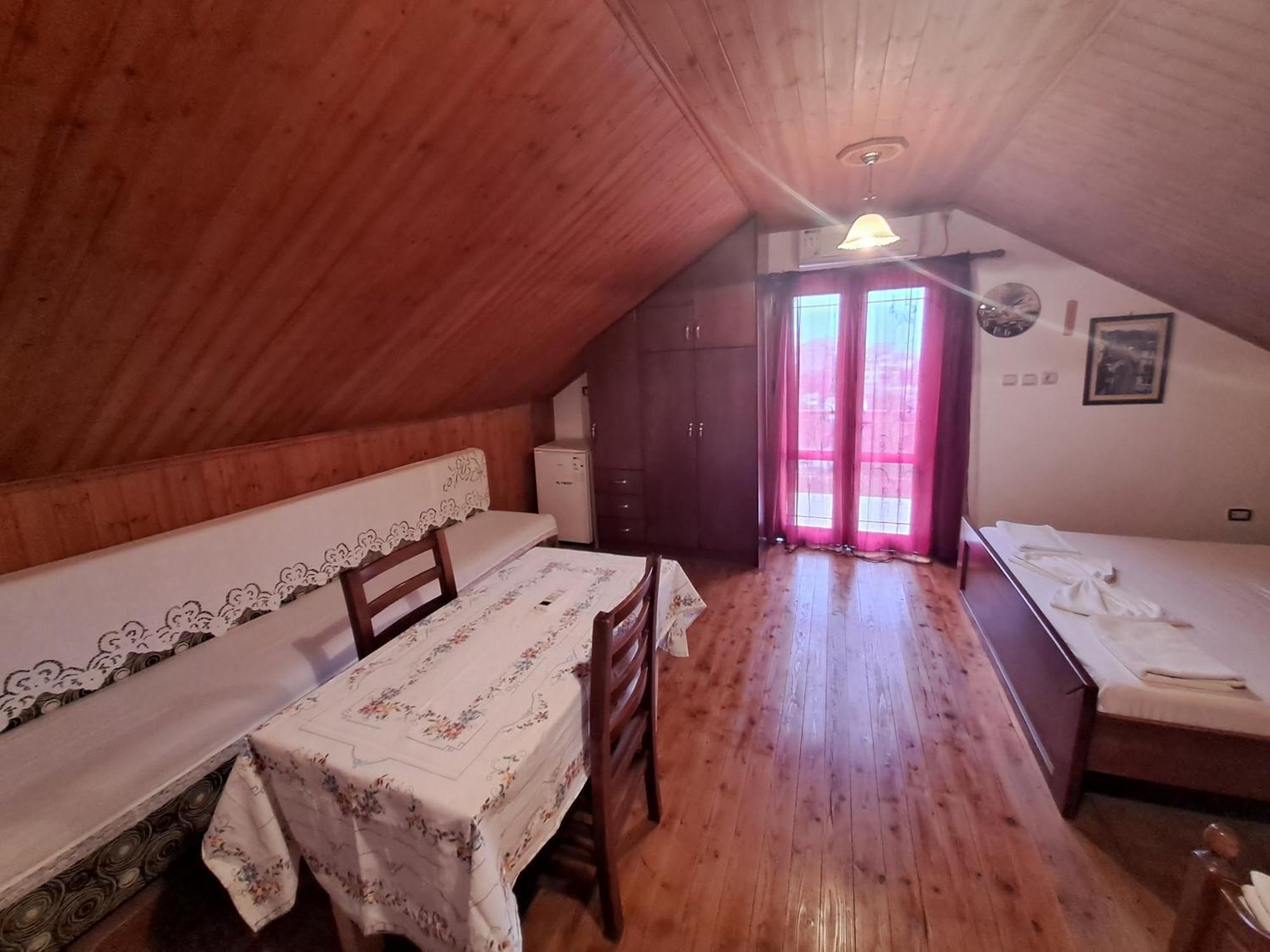 Guest House Argjiro Castle Gjirokastër Dış mekan fotoğraf